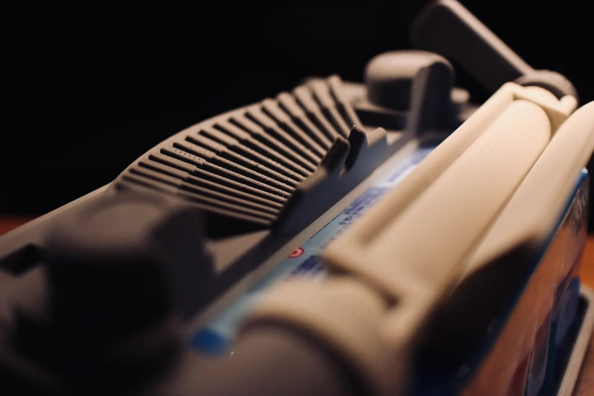 3D Printed Typewriter Style Tissue Box – Retro Office Inspired Auto-Press
