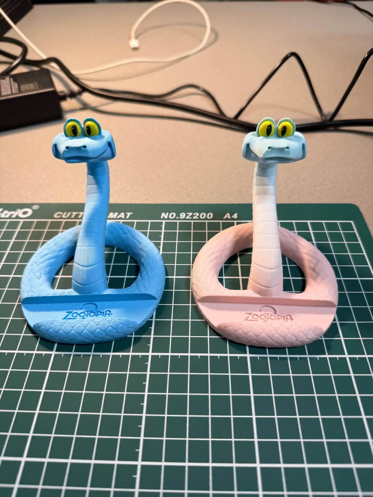 Gary Snake Phone Stand | 3D Printed Desk Holder