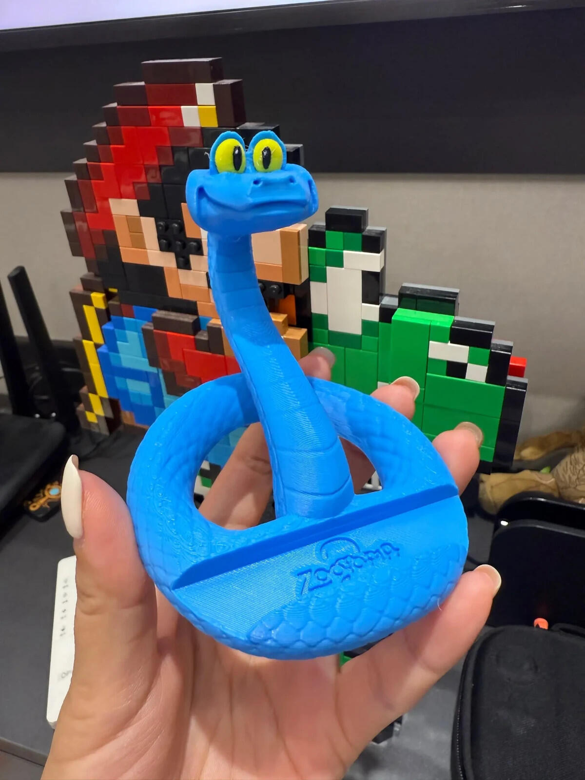 Gary Snake Phone Stand | 3D Printed Desk Holder