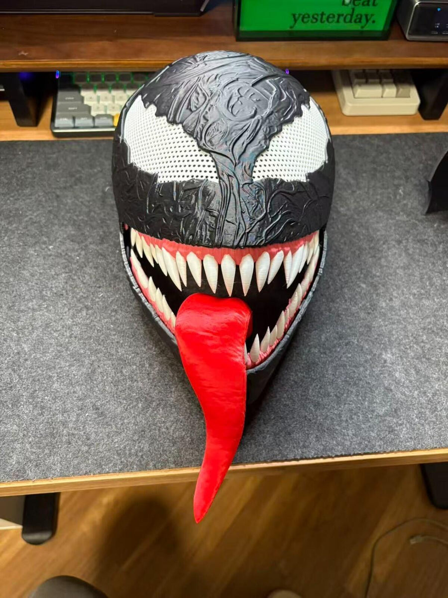 3D Printed Venom-Inspired Mask/Helmet / Display