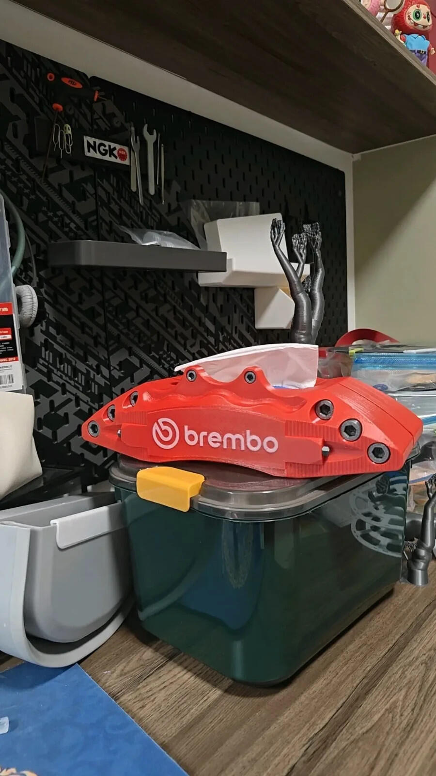 3D Printed Brake Caliper Style Tissue Box – Racing Car Inspired Design