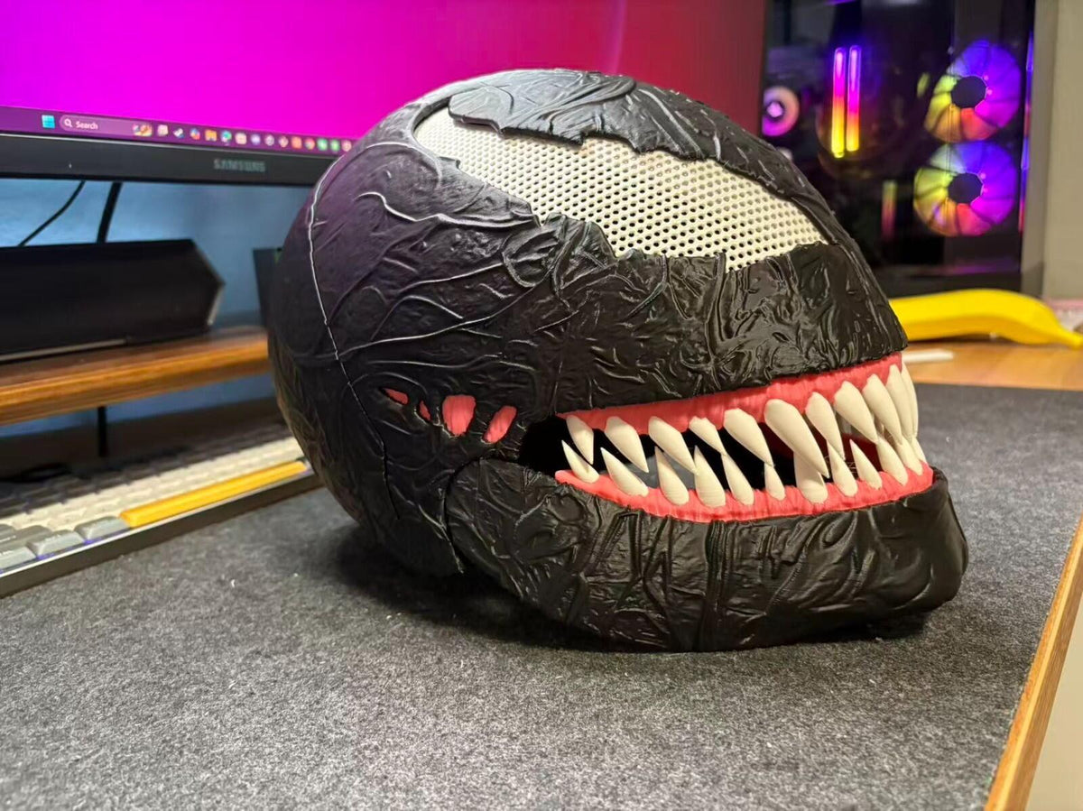 3D Printed Venom-Inspired Mask/Helmet / Display